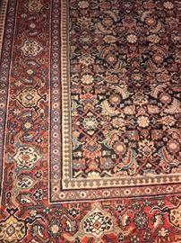 Detailing of 18x12 antique rug