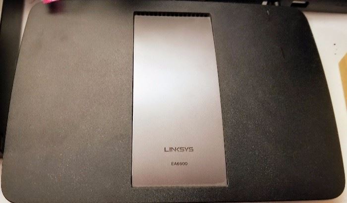 Linksys EA6900