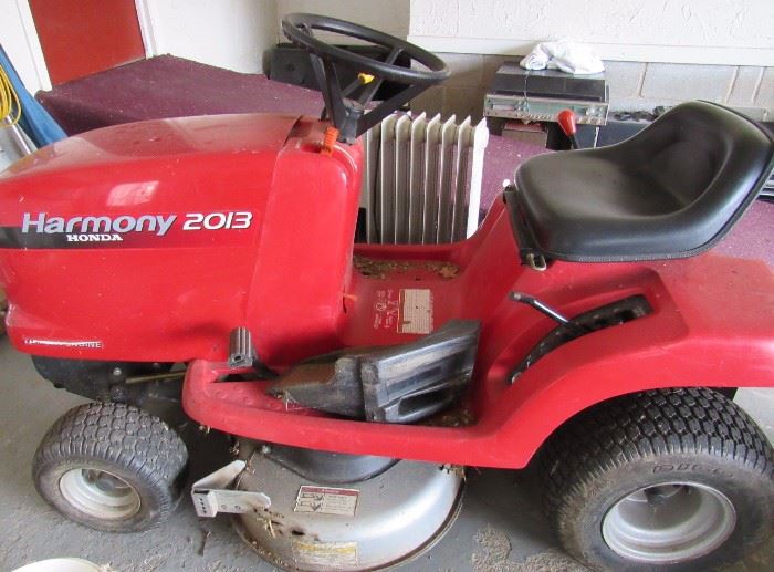 Harmony 2013 Lawn Tractor