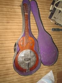 Basement: Resonator guitar chrome cover
