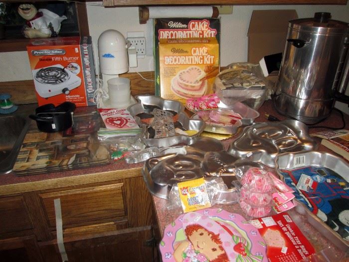 Kitchen: Cake Tins-Donald Duck, Mickey Mouse, Witch