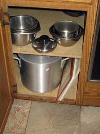 Kitchen: pots, Pans