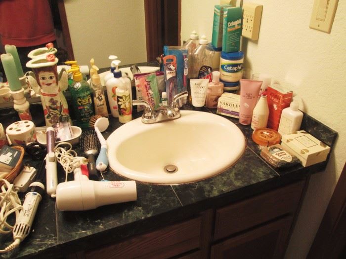 Upstairs Bedroom Left: Bathroom Stuff