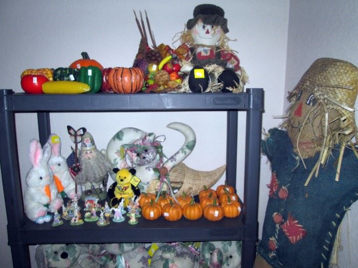 Upstairs Bedroom Center: Halloween, Easter,