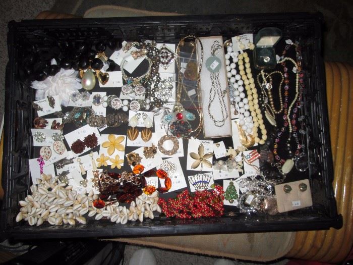 Living Room: Costume Jewelry (No Gold)