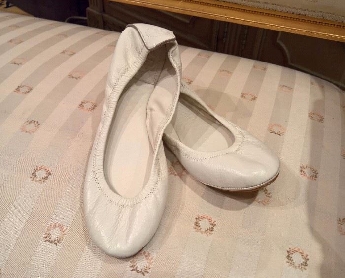 3V  - Tory Burch  - White Leather Ballet Flats  Size 7  