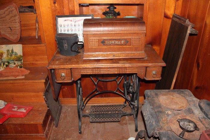 Eldredge Sewing Machine
