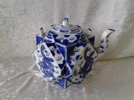 Quianlong Chinese Zhi Blue & White Dragon Hexagon Nian Teapot Porcelain Antique