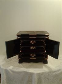 Japanese Black lacquer jewelry box