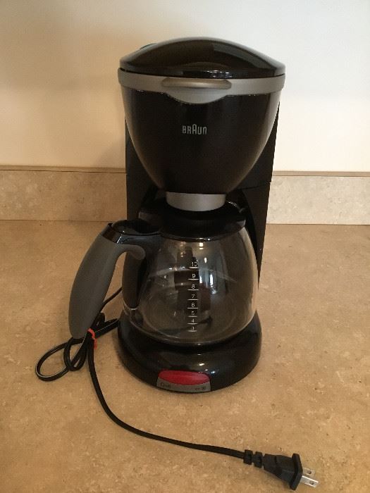 Braun 10-Cup Electric Coffee Maker  http://www.ctonlineauctions.com/detail.asp?id=656917