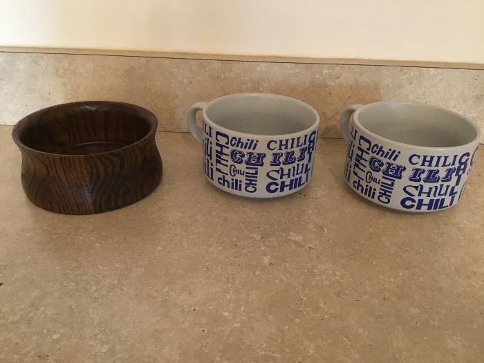  (3 Pieces) Ceramic Chili Bowls & Wooden Bowl  http://www.ctonlineauctions.com/detail.asp?id=656928