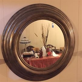 Very nice round wall mirror