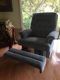 LA-Z-BOY Chair