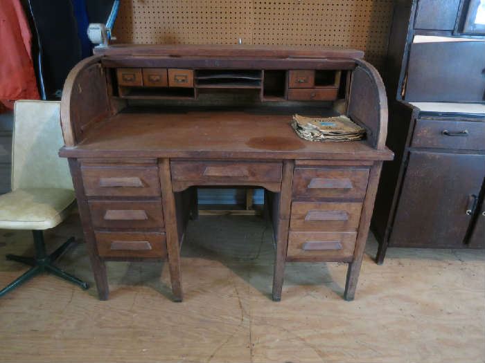 Old Vintage Oak Roll Top Desk With Great Bones. Needs TLC