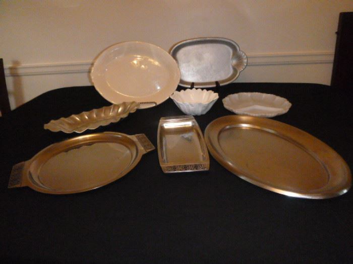 Assorted Serving Platters  http://www.ctonlineauctions.com/detail.asp?id=652411