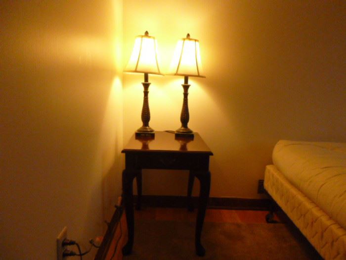  Cherry Finish End Table with 2 Lamps  http://www.ctonlineauctions.com/detail.asp?id=652485