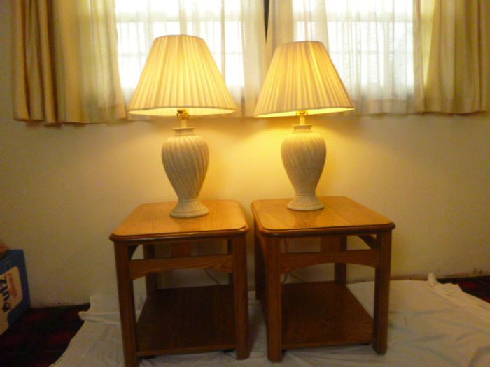 Oak End Tables with Lamps  http://www.ctonlineauctions.com/detail.asp?id=652509