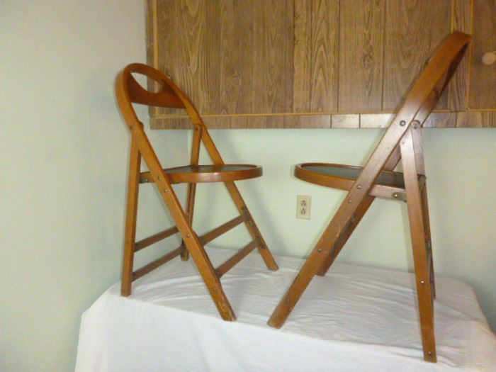  Vintage Folding Chairs  http://www.ctonlineauctions.com/detail.asp?id=652579