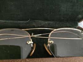Vintage eyeglass spectacles with case