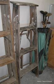 Two old Ladders, Golf clubs
