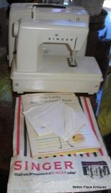 Vintage Childs Singer sewing machine in case