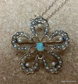 10 kt gold with Opal