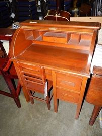 childs desk