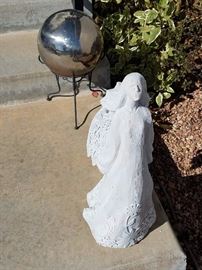 Outdoor decorations and statuary