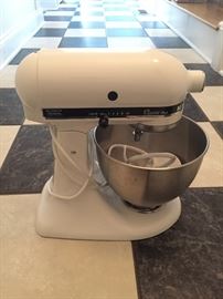 Kitchenaid stand mixer.
