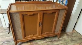 Vintage Magnavox stereo