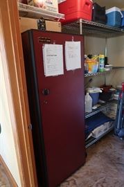 Wine cooler has the ability to have three different temperatures to accommodate white, red and champagne, all within the same cooler