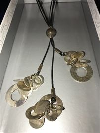 STAMENT NECKLACE