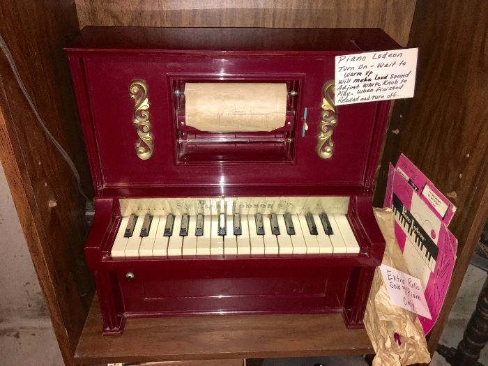 Piano Lodeon Toy with extra rolls