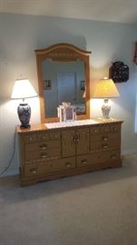 Dresser/Mirror that matches the Queen Bed