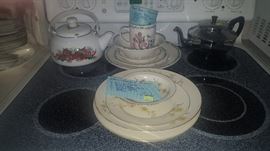 China, Teapots and Dish Sets