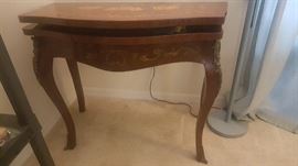 Very Unique Flip Open Card/Game Table