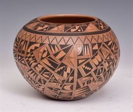 Rondina Huma Hopi Pot
6 1/2" diameter, 5 1/4" high
circa 1990   Bid on-line November 10th -15th at www.fairfieldauction.com