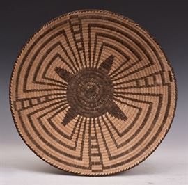 Pima Tray
16" diameter
circa 1900   Bid on-line November 10th -15th at www.fairfieldauction.com