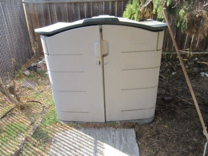 Large Yard Plastic Rubbermaid Shed