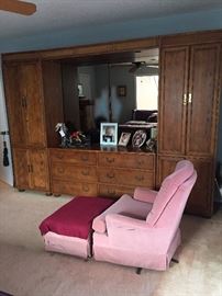 “Artefacts” Queen Bedroom Set by Henredon (these pieces all come apart)