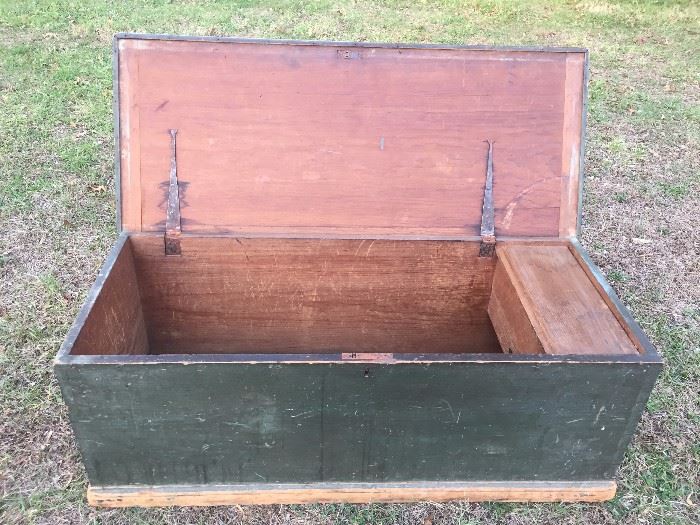 Penn Blanket Chest with Till and Drawer  original paint 