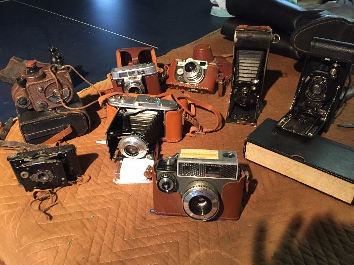 Cameras,  Pocket Kodak Series II, Hawk Eye Special No 2,  Bower X,  Kodak Automatic 35, Argus Altronic i, Argus c-4, 