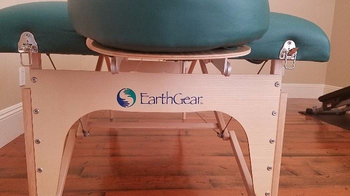 "EarthGear" Massage Table