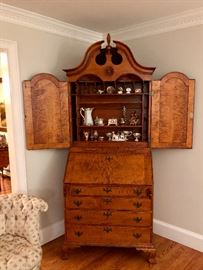 Spectacular Bonnet Top D.R. Dimes Secretary