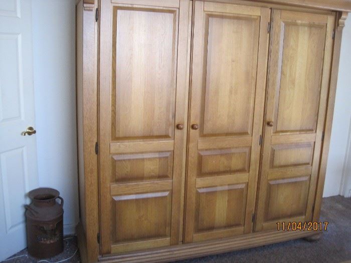 Large wardrobe with matching king size bed