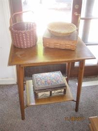 Shaker Basket, Oak Side Table