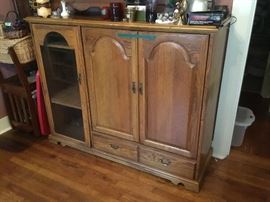 Entertainment center