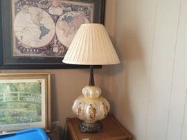 1 of 2 matching vintage lamps - great map picture