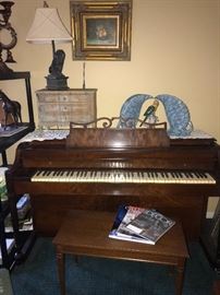 BALDWIN ACROSONIC PIANO