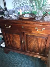 THOMASVILLE CHIPPENDALE MAHOGANY BUFFET